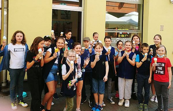 dziendziecka4b20234as