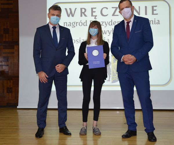 zizizych2020derfrr
